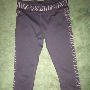 Fabletics workout capri leggings. Size medium.